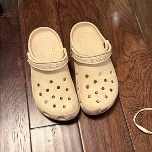 CROCS Classic Clog in Cream (Men’s US 8 / women’s U.S. 10)